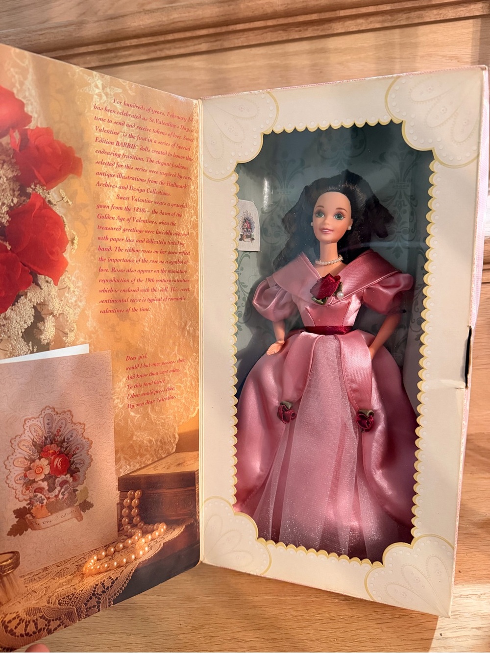 Vintage 1995 Sweet Valentine Barbie Doll Hallmark Exclusive NRFB
